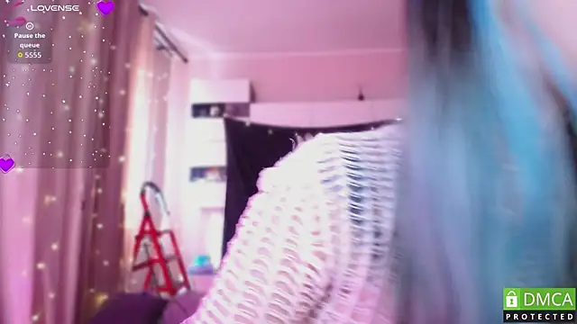 JustMeowGirl online show from April 6, 5:41 am