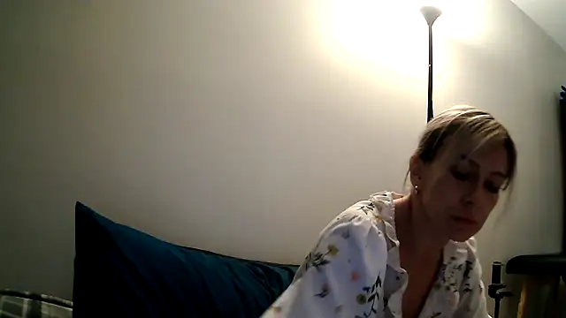 Snapshot of anechka1 chatting on October 26, 1:01 am anechka1 online show from October 26, 1:01 am
