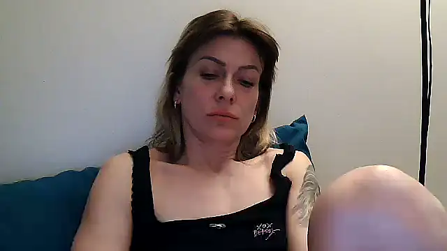 anechka1 online show from March 2, 3:17 am