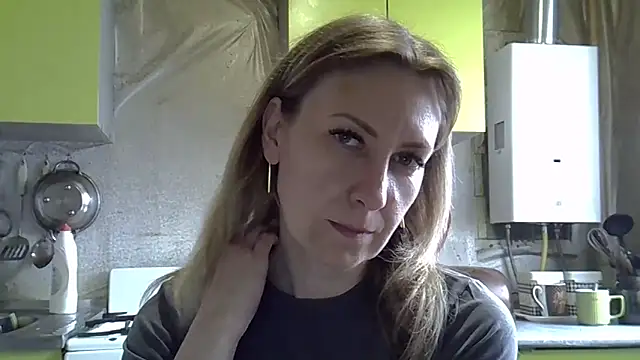 AshleyXHoney online show from April 16, 7:08 am