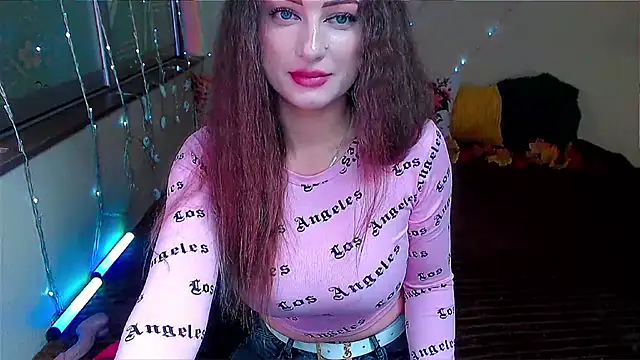 Snapshot of LizaSenri chatting on October 24, 6:42 am LizaSenri online show from October 24, 6:42 am