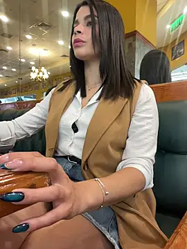 Leah Honey26 online show from April 1, 8:17 pm