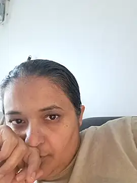 Snapshot of sarahhh1987 chatting on October 20, 2:20 pm sarahhh1987 online show from October 20, 2:20 pm