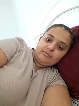 Snapshot of sarahhh1987 chatting on October 3, 9:14 am sarahhh1987 online show from October 3, 9:14 am