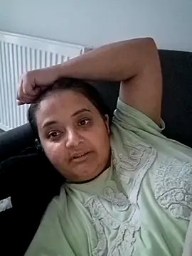 Snapshot of sarahhh1987 chatting on October 18, 1:58 pm sarahhh1987 online show from October 18, 1:58 pm