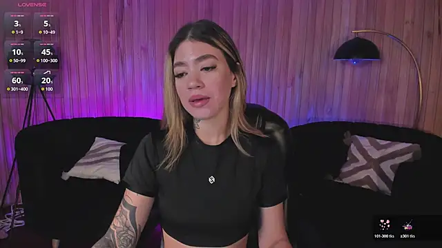 ViolettHansson online show from March 1, 10:48 am