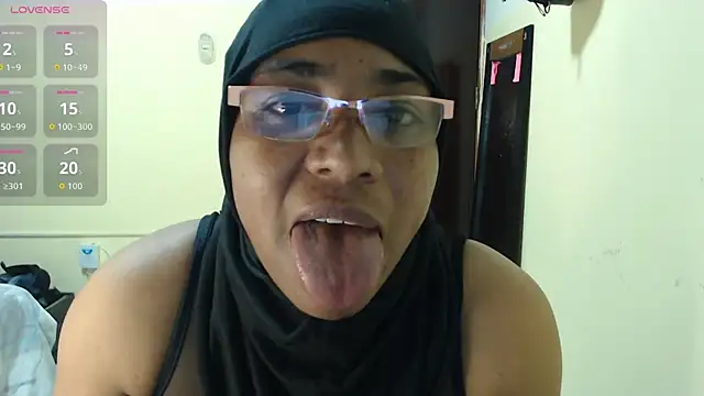 Aaliyah brown online show from November 24, 2:35 am