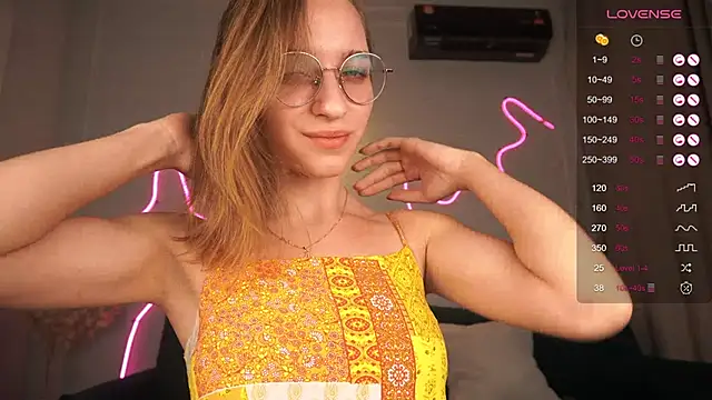 Snapshot of anna54784 chatting on September 28, 3:46 am anna54784 online show from September 28, 3:46 am