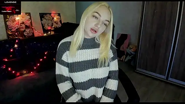 Snapshot of Stella__Cox chatting on October 23, 6:08 am Stella Cox online show from October 23, 6:08 am