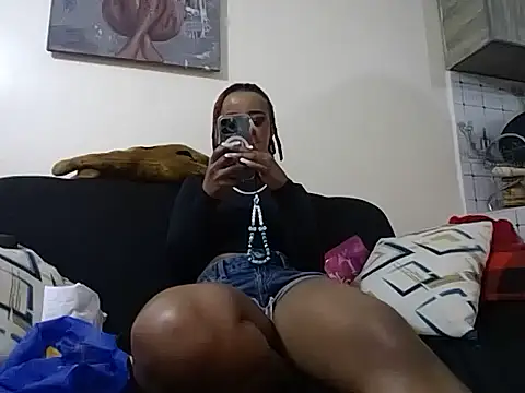 hoely grail01 online show from December 5, 7:48 pm