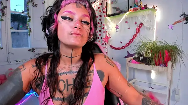 lady sontse  online show from July 11, 7:25 pm