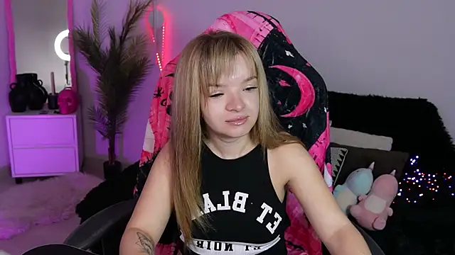 Eva Rosec online show from October 28, 9:15 am