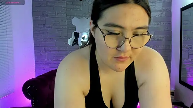 conniejames m online show from November 6, 1:17 pm