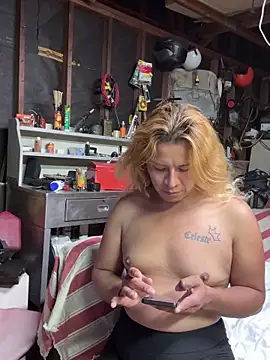 allissonw13 online show from October 9, 12:48 am