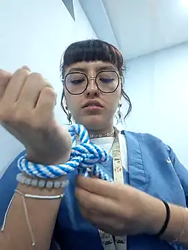 cute hollywood online show from February 21, 9:59 pm