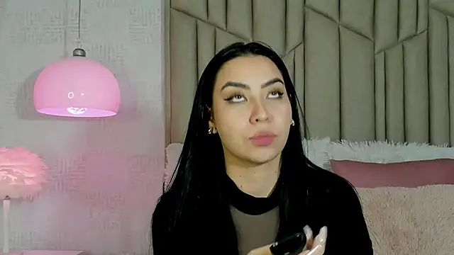 AudreyElla online show from April 18, 5:21 am