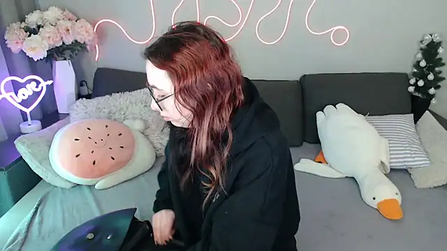 Mini Diva online show from March 30, 8:25 am