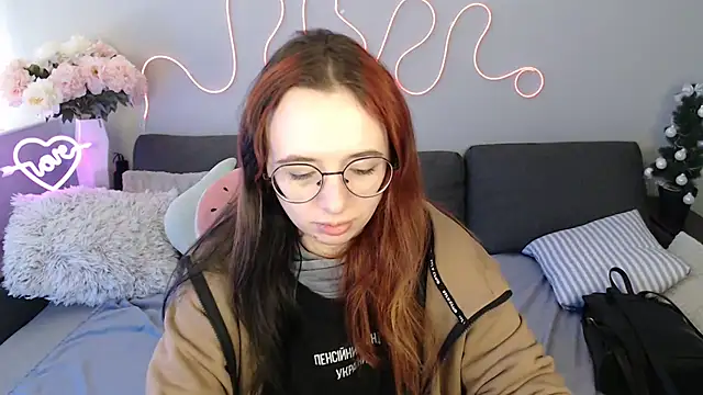 Mini Diva online show from February 1, 9:08 am