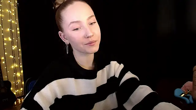 SindiWatsoon online show from February 3, 1:27 pm