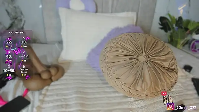 christal cutee online show from March 30, 3:39 am