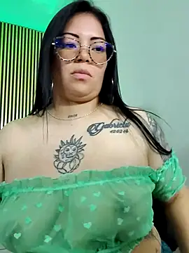 martinna tay online show from April 1, 8:59 am