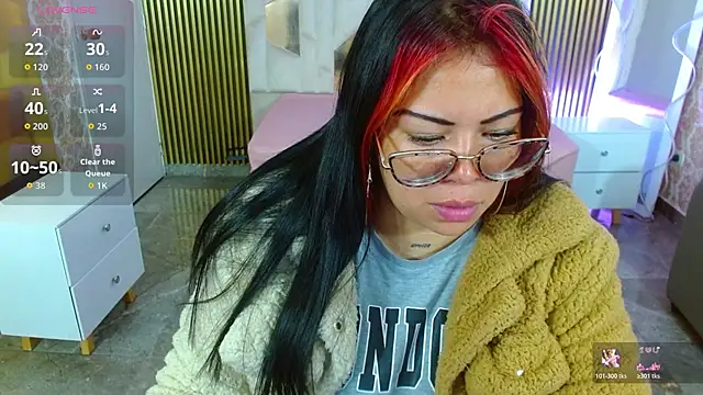 martinna tay online show from November 18, 3:40 am