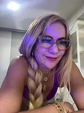 LARIANA RIVERA23 online show from April 10, 8:09 am