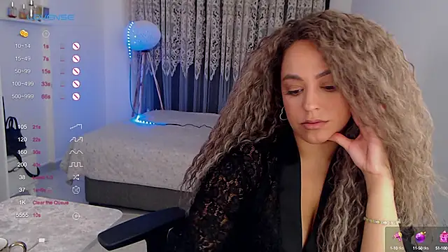  Just a queen 3 online show from October 12, 5:26 pm