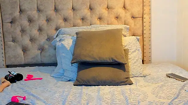 Anya Texas online show from March 5, 9:10 pm