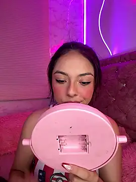 Yovng   Lau online show from January 8, 4:38 am