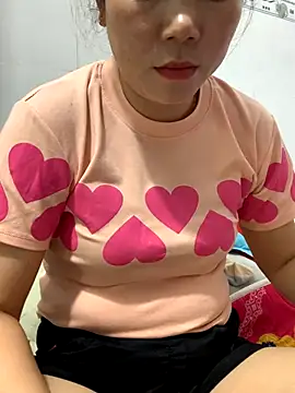 Baby-bigtits online show from December 2, 5:42 am