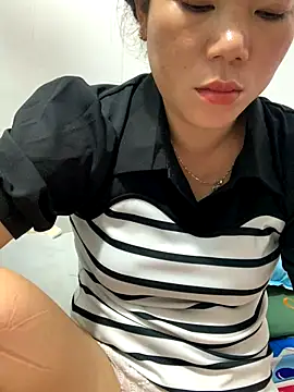 Baby-bigtits online show from October 20, 8:17 am