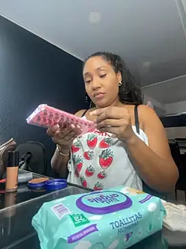 NaiomyLanes online show from March 24, 12:32 pm