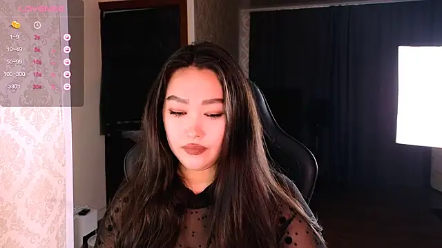 Erica Wayne online show from November 5, 9:47 am