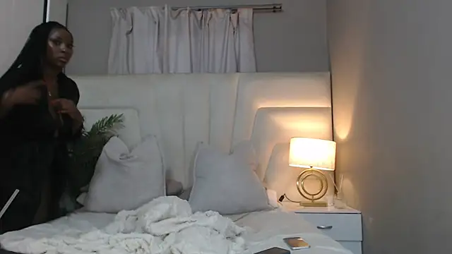 naughtyblackdolie online show from October 15, 3:42 am