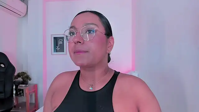 ellamontoya online show from December 21, 12:53 pm