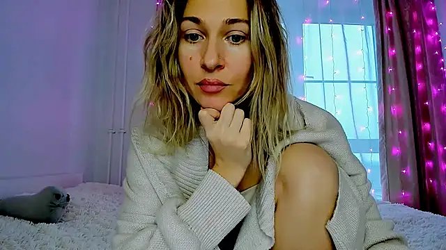 Mona Cruz online show from December 18, 7:46 am