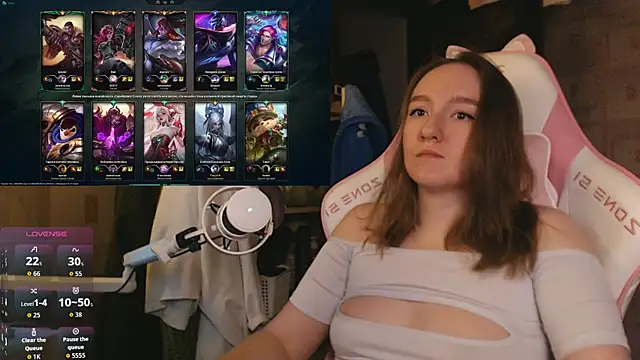 MoonlishSiren online show from April 11, 8:23 pm