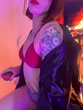 Snapshot of ValenGray chatting on October 22, 12:32 pm ValenGray online show from October 22, 12:32 pm