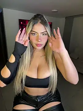 MiaWhitePink  online show from May 5, 5:43 am