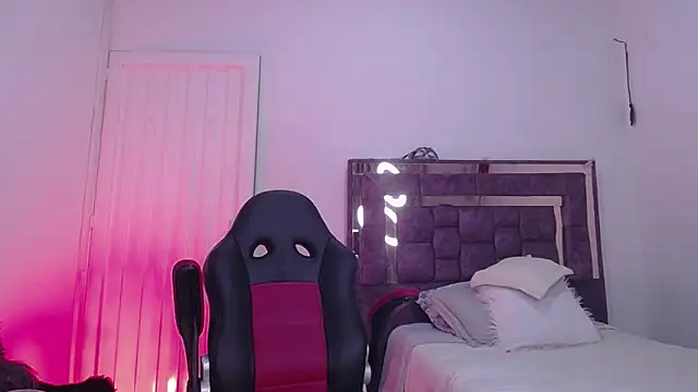 alejandrafitt online show from September 11, 1:50 am