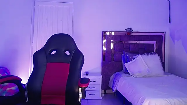 alejandrafitt online show from September 13, 1:57 am