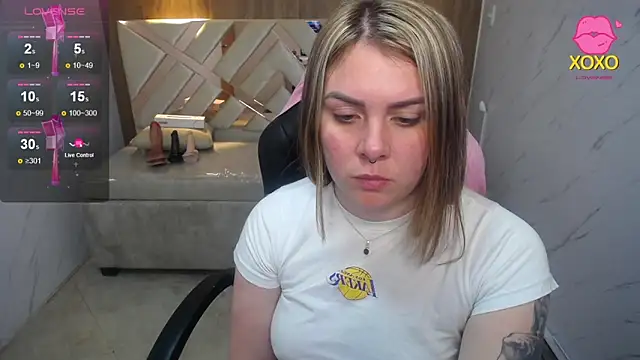 Paula b  online show from April 1, 1:01 pm