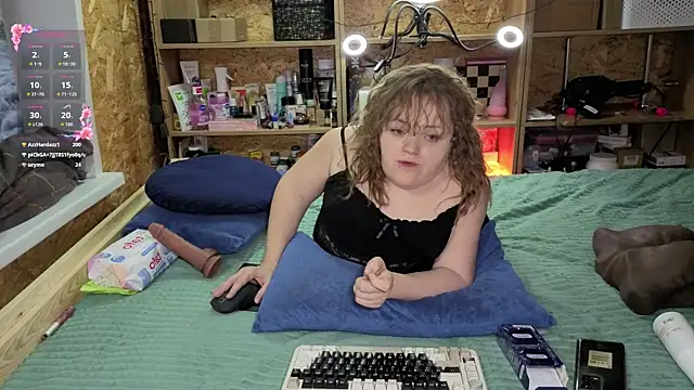 MiniNatalie online show from December 21, 2:32 pm