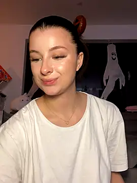 Mia-Minou online show from October 14, 8:44 pm