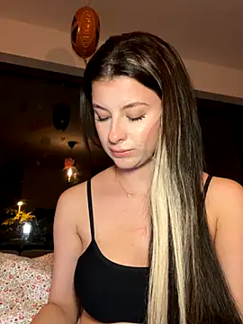 Mia-Minou online show from October 31, 12:12 am