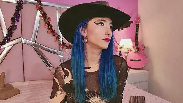 Snapshot of Lunapage chatting on October 18, 8:43 pm Lunapage online show from October 18, 8:43 pm