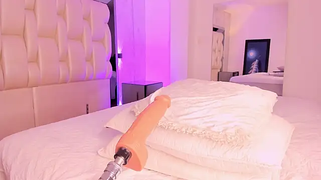  CurlyGirl  online show from March 26, 8:54 pm