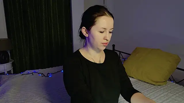 VioletCatt online show from February 18, 6:45 am