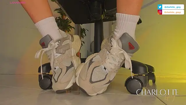 charlotte  grey online show from November 10, 6:03 pm